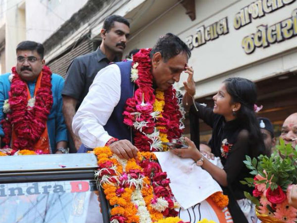 विजय रूपाणी के दो बच्चे हैं....