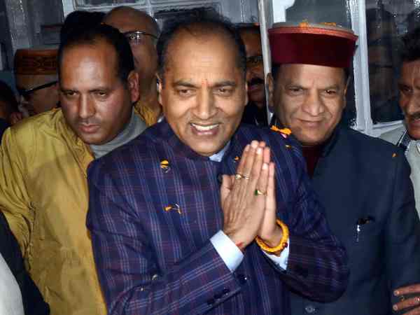 जब अपने ही फ्लैट में कैद हो गए थे जयराम ठाकुर