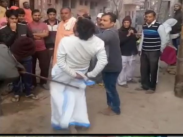 जबरदस्ती करने से रोकने पर बाबा करता था मारपीट