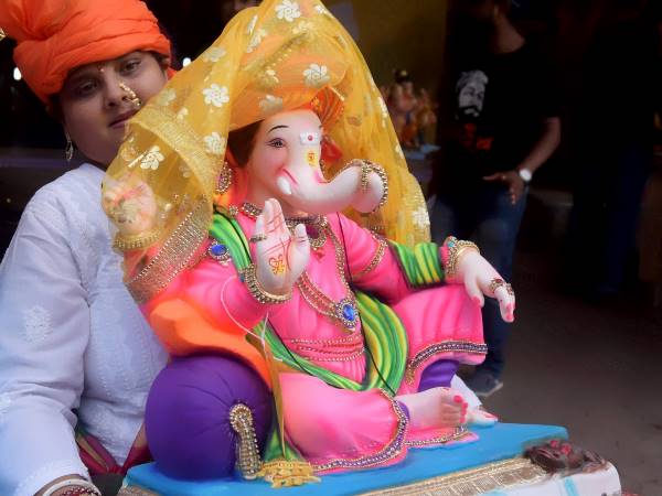 कार्यों में बाधा