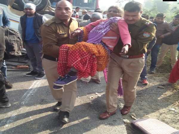 Haridwar Six people critically injured in a collision between two vehicles on Najibabad National Highway Haridwar Six people critically injured in a collision between two vehicles on Najibabad National Highway