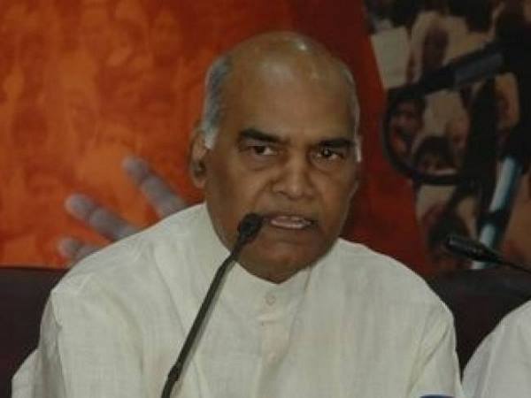 भाषण के बीच में फूड पैकेट जाने से राष्ट्रपति कोविंद हुए खफा भाषण के बीच में फूड पैकेट जाने से राष्ट्रपति कोविंद हुए खफा
