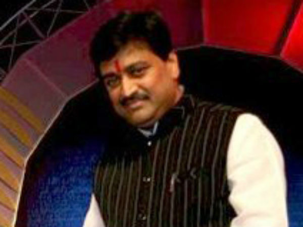 Adarsh scam: पूर्व CM अशोक चव्हाण पर नहीं चलेगा केस-HC Adarsh scam: पूर्व CM अशोक चव्हाण पर नहीं चलेगा केस-HC