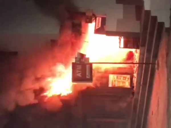 Tweleve lakh rupess cash burnt in ATM fire in Pune Tweleve lakh rupess cash burnt in ATM fire in Pune