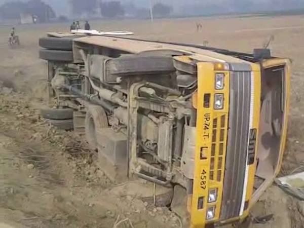 A high speed school bus overturned in Kannauj, Uttar Pradesh. A high speed school bus overturned in Kannauj, Uttar Pradesh.