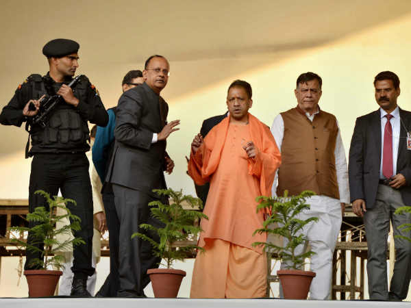 29 सालों का अंधविश्वास तोड़ नोएडा पहुंचे CM योगी, किए बड़े वादे 29 सालों का अंधविश्वास तोड़ नोएडा पहुंचे CM योगी, किए बड़े वादे