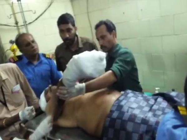 केरल के कन्नूर में डॉक्टर समेत CPI-M कार्यकर्ता पर हमला, RSS पर लगे आरोप केरल के कन्नूर में डॉक्टर समेत CPI-M कार्यकर्ता पर हमला, RSS पर लगे आरोप
