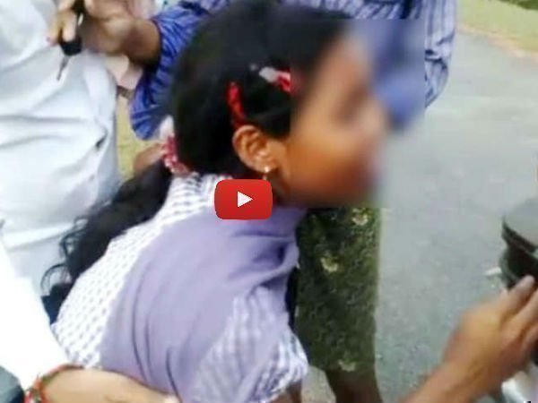 कॉलेज से लौट रही छात्रा से लड़कों का ग्रुप कर रहा था सरेआम छेड़खानी, देखिए खौफनाक VIDEO कॉलेज से लौट रही छात्रा से लड़कों का ग्रुप कर रहा था सरेआम छेड़खानी, देखिए खौफनाक VIDEO