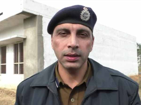 Dead body of policeman found on the road of Moradabad Dead body of policeman found on the road of Moradabad