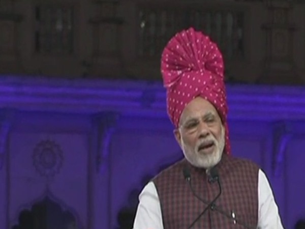 राष्ट्रवादियों के खिलाफ फतवा जारी करने वालों को प्रधानमंत्री नरेंद्र मोदी ने कहा- पहले हमारा काम देखें राष्ट्रवादियों के खिलाफ फतवा जारी करने वालों को प्रधानमंत्री नरेंद्र मोदी ने कहा- पहले हमारा काम देखें