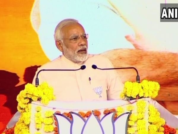 Gujarat Assembly Election 2017: Narendra Modi Four Rallies Dharampur, Bhavnagar, Junagadh and Jamnagar Live Updates Gujarat Assembly Election 2017: Narendra Modi Four Rallies Dharampur, Bhavnagar, Junagadh and Jamnagar Live Updates