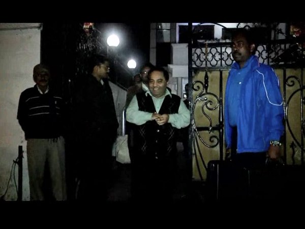 Income tax raid on the doctor's house cum hospital for 38 hours in Moradabad Income tax raid on the doctor's house cum hospital for 38 hours in Moradabad