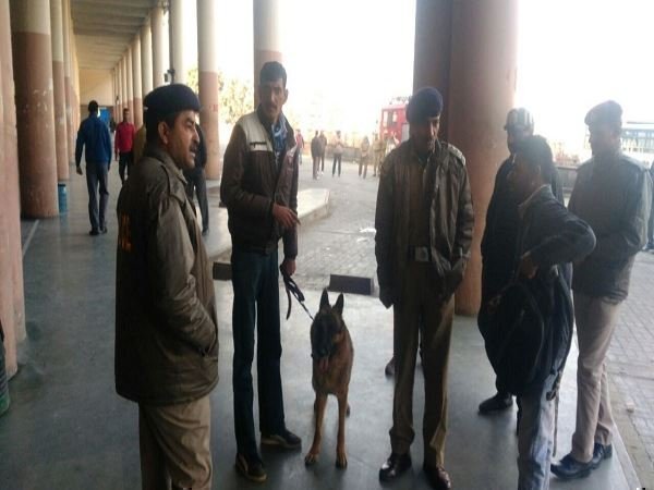 Himachal Pradesh: Rumor of Bomb in Mandi Bus Stand Himachal Pradesh: Rumor of Bomb in Mandi Bus Stand