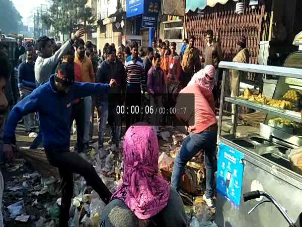 Punish for misbehave with women worker in Saharanpur Punish for misbehave with women worker in Saharanpur