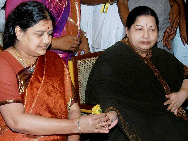 Jayalalitha death probe panel issues summons to Sasikala and Apollo management Jayalalitha death probe panel issues summons to Sasikala and Apollo management