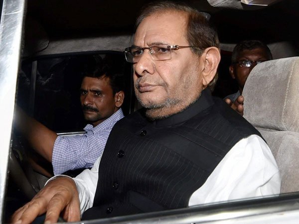 गुजरात में कांग्रेस ने सीटें बढ़ाई, राहुल को बधाई- शरद यादव गुजरात में कांग्रेस ने सीटें बढ़ाई, राहुल को बधाई- शरद यादव