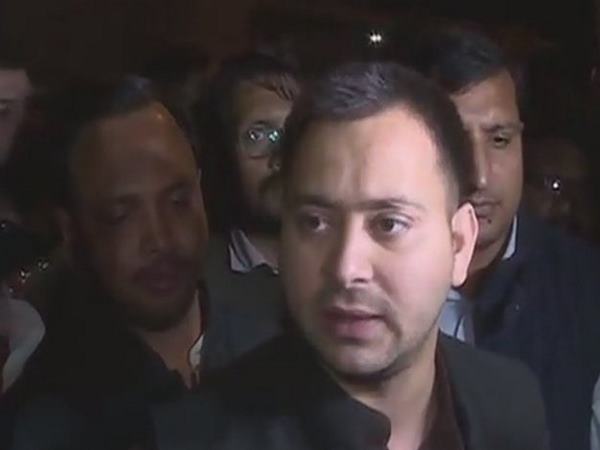 Fodder Scam Verdict: लालू के बेटे तेजस्वी बोले- ऊपरी अदालत में फैसले को देंगे चुनौती, नीतीश और BJP लालू के साथ कर रहे हैं दुर्व्यवहार Fodder Scam Verdict: लालू के बेटे तेजस्वी बोले- ऊपरी अदालत में फैसले को देंगे चुनौती, नीतीश और BJP लालू के साथ कर रहे हैं दुर्व्यवहार