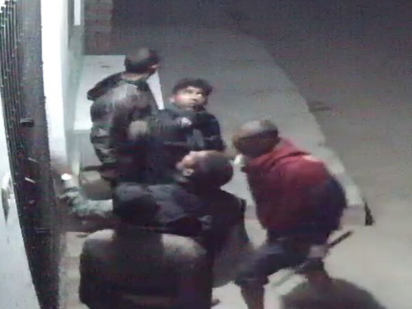 VIDEO: Thieves fled from fear at night in Amethi VIDEO: Thieves fled from fear at night in Amethi