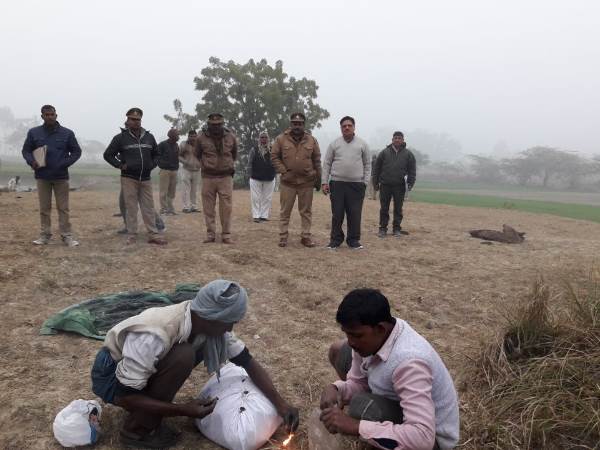 पुलिस बल की गई तैनात, गांव में हड़कंप