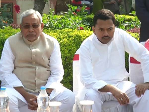 निशांत को दिवंगत मां की ओर से मिली इतनी संपत्ति