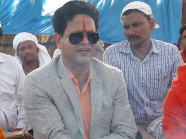 आजम खान पहुंचे थाने