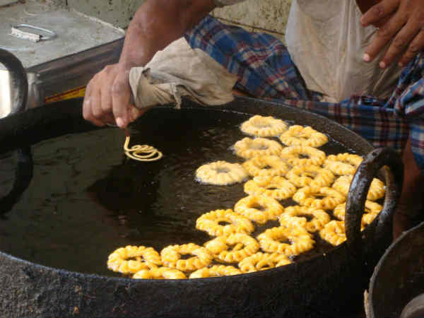 रिपोर्ट में सामने आई थी जलेबी में सिंथेटिक रंग डालने की बात