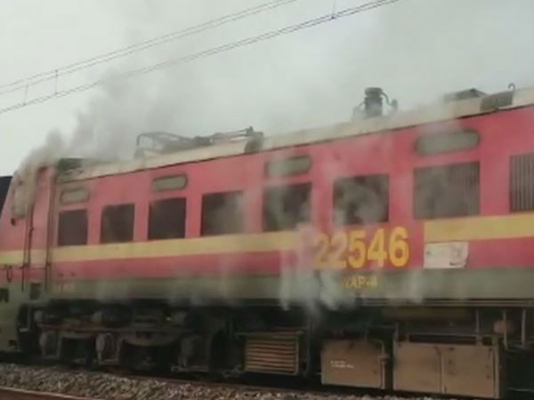 Bihar: Locomotive engine of New Delhi-Islampur Magadh Express caught fire Bihar: Locomotive engine of New Delhi-Islampur Magadh Express caught fire