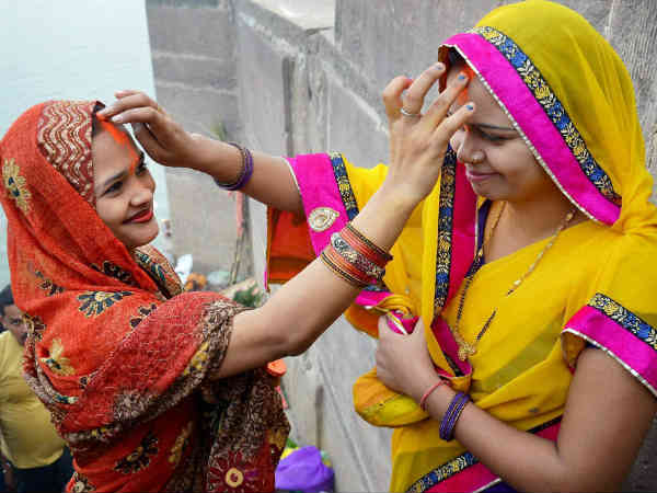 कौन सा लगाएं तिलक?