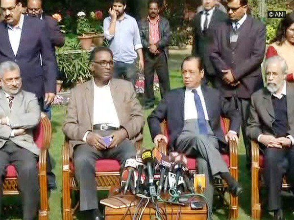 सुप्रीम कोर्ट के चार वरिष्ठ जजों ने की प्रेस कॉन्फ्रेंस