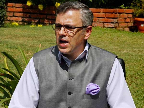J&K:शोपियां में दो मौत पर बीजेपी-पीडीपी आमने-सामने, उमर अब्दुल्ला ने साधा सरकार पर निशाना J&K:शोपियां में दो मौत पर बीजेपी-पीडीपी आमने-सामने, उमर अब्दुल्ला ने साधा सरकार पर निशाना