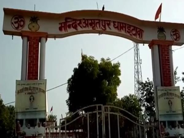 इटावा के मजरा कृपालपुर गांव का मामला