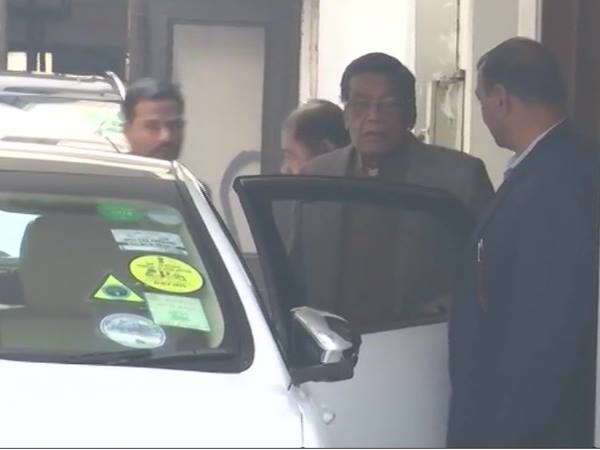 जारी है मुलाकातों का दौर