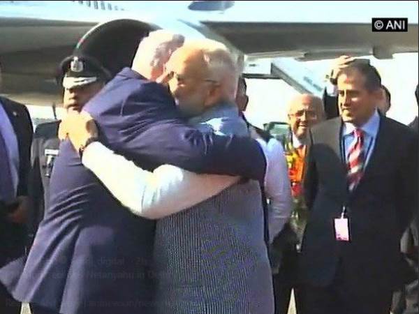 15 मिनट में मोदी से तीन बार गले लगे थें बेंजामिन