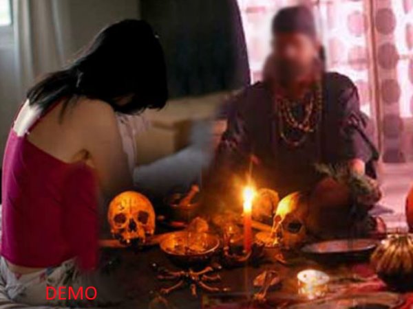 योग्य वर दिलवाने और काला जादू से मुक्त कराने के नाम पर बाबा ने युवती से मांगा प्राइवेट पार्ट का फोटो | On pretext of curing black magic, Baba asks Delhi's woman
