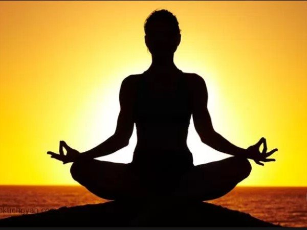 पूजा स्थल को स्पर्श ना करें