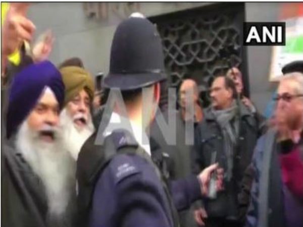 नजीर अहम अक्सर विवादों में घिरे रहे हैं