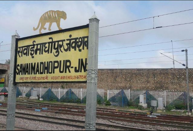 राजस्थान: चलती ट्रेन से कूदने के कारण डच नागरिक की मौत राजस्थान: चलती ट्रेन से कूदने के कारण डच नागरिक की मौत