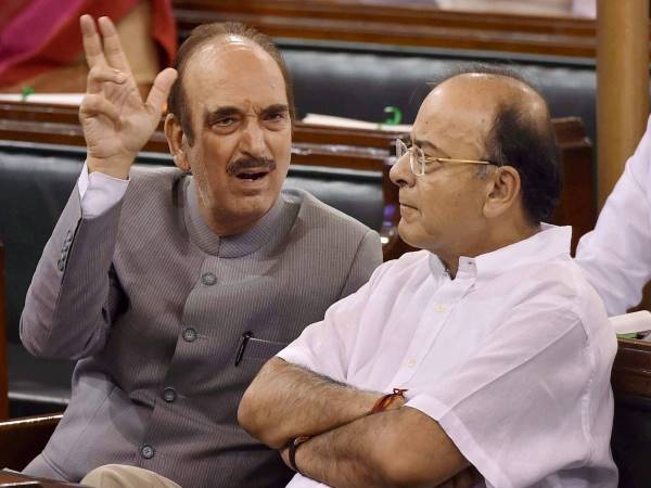 Triple Talaq Bill: आजाद बोले- पति के जेल जाने पर खर्च कौन चलाएगा, जेटली ने कहा- विधेयक में जमानत का प्रावधान Triple Talaq Bill: आजाद बोले- पति के जेल जाने पर खर्च कौन चलाएगा, जेटली ने कहा- विधेयक में जमानत का प्रावधान