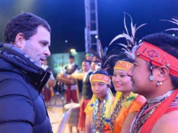 शिलॉन्ग में म्यूजिकल नाइट के समापन के दौरान राहुल का खास लुक