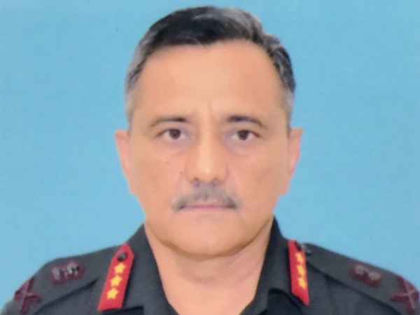 लेफ्टिनेंट जनरल अनिल चौहान ने डीजीएमओ के तौर जिम्मेदारी संभाली लेफ्टिनेंट जनरल अनिल चौहान ने डीजीएमओ के तौर जिम्मेदारी संभाली