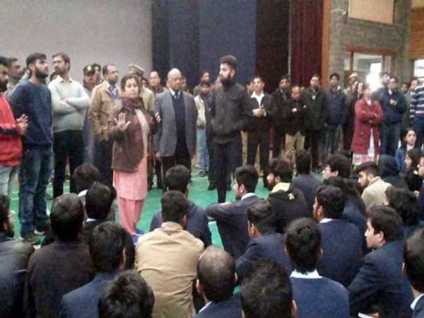 Ruckus in university after B tech student suicide in Himachal Pradesh Ruckus in university after B tech student suicide in Himachal Pradesh