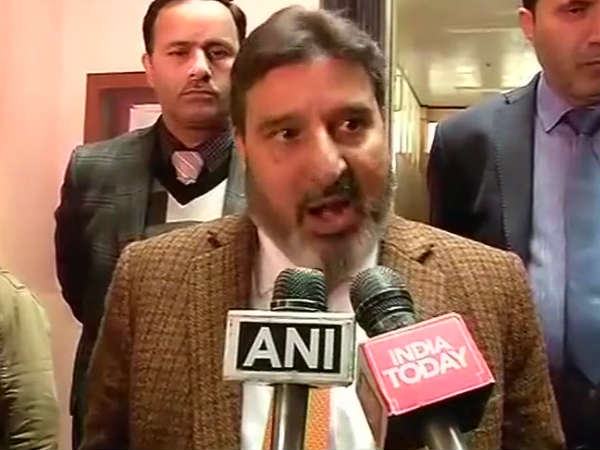 आर्मी चीफ अब हमें ये न बताएं कि बच्चों को पढ़ाना कैसे है: J&K के स्कूलों में 2 नक्शे पर विवाद में बोले शिक्षा मंत्री आर्मी चीफ अब हमें ये न बताएं कि बच्चों को पढ़ाना कैसे है: J&K के स्कूलों में 2 नक्शे पर विवाद में बोले शिक्षा मंत्री