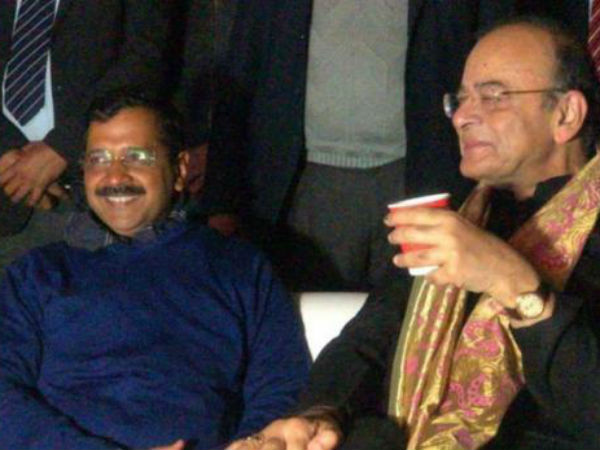 केजरीवाल के डिनर में शामिल हुए जेटली, कांग्रेस को लगी मिर्ची केजरीवाल के डिनर में शामिल हुए जेटली, कांग्रेस को लगी मिर्ची
