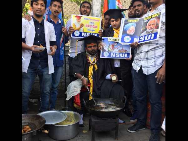 रोजगार के नाम छल रहे मोदी: एनएसयूआई