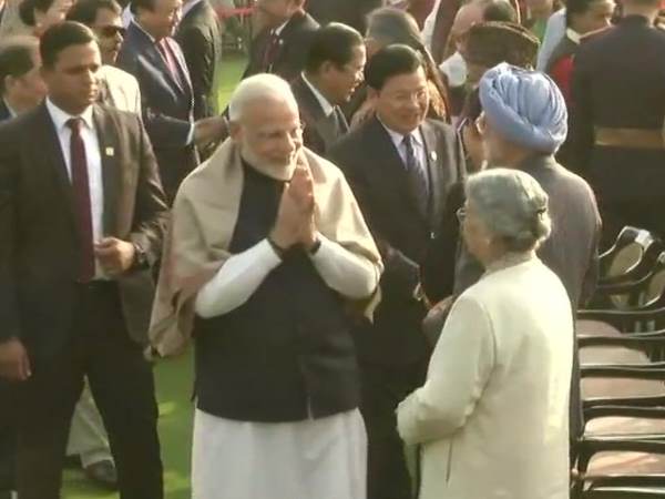 देशभर में मनाया जा रहा गणतंत्र दिवस