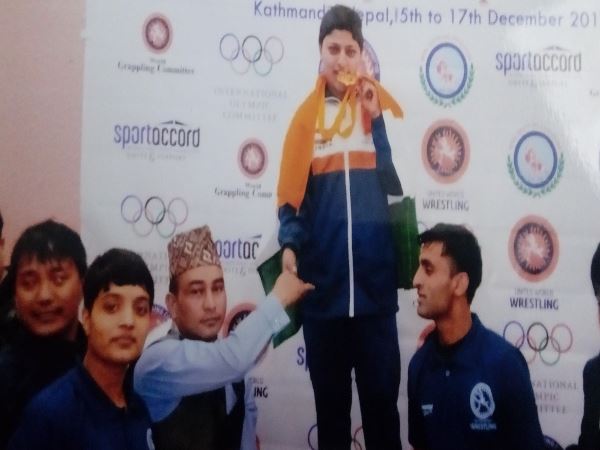 raebareli girl saba won gold medal in grappling championship in uttar pradesh raebareli girl saba won gold medal in grappling championship in uttar pradesh
