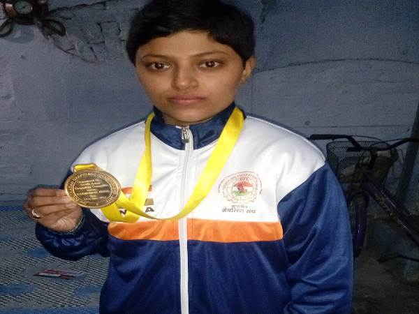 raebareli girl saba won gold medal in grappling championship in uttar pradesh raebareli girl saba won gold medal in grappling championship in uttar pradesh