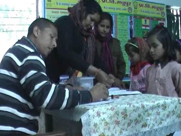 A pricipal made govt primary school like convent in Amethi A pricipal made govt primary school like convent in Amethi