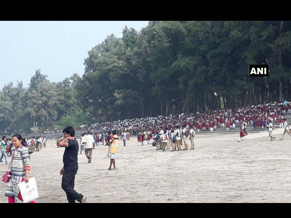 महाराष्ट्र: समुद्र में 40 स्कूली बच्चों से भरी नाव पलटी, 4 की मौत, रेस्क्यू जारी महाराष्ट्र: समुद्र में 40 स्कूली बच्चों से भरी नाव पलटी, 4 की मौत, रेस्क्यू जारी