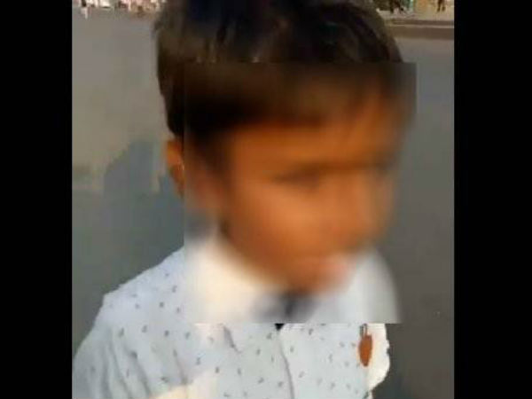 महाराष्ट्र : जब हाथ में पत्थर लेकर निकला बच्चा,VIDEO वायरल महाराष्ट्र : जब हाथ में पत्थर लेकर निकला बच्चा,VIDEO वायरल